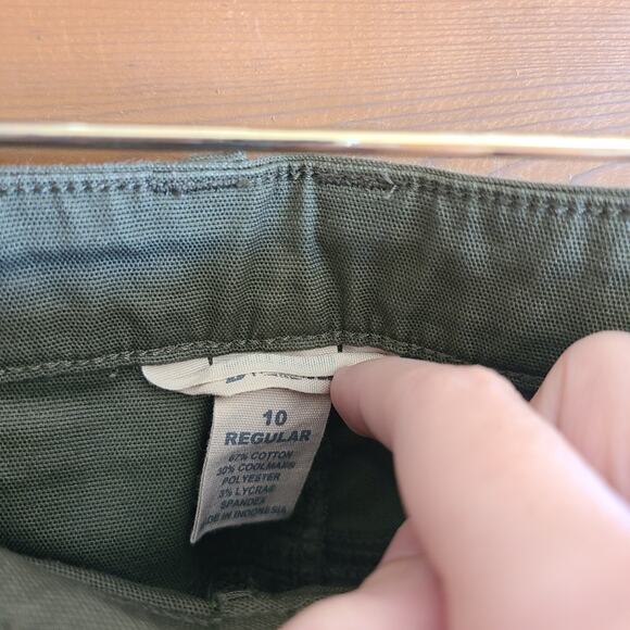 Duluth Trading Company Fire Hose Coolmax Slim Leg Crop 10 Regular Green Pant - Picture 3 of 6